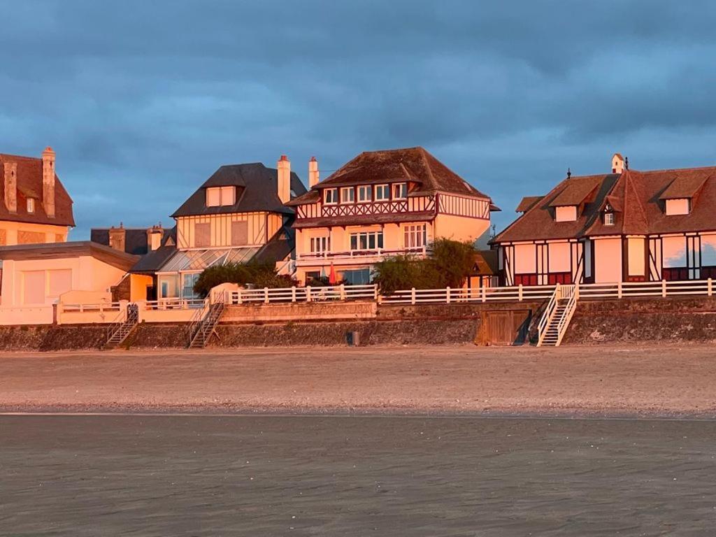 Appartamento Les Pieds Dans L'Eau Blonville-sur-Mer Esterno foto